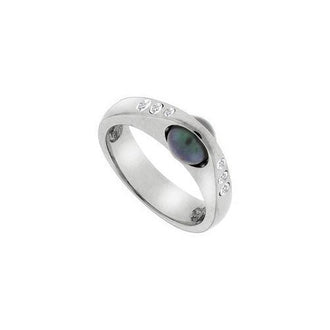 Black Cultured Pearl and Diamond Ring : 14K White Gold - 0.12 CT Diamonds