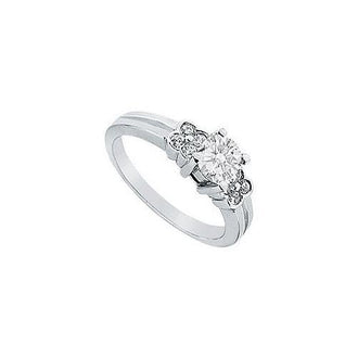 Diamond Engagement Ring : Platinum - 0.75 CT Diamonds