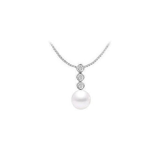 Cultured Akoya Pearl and Diamond Pendant : 14K White Gold - 0.15 CT Diamonds